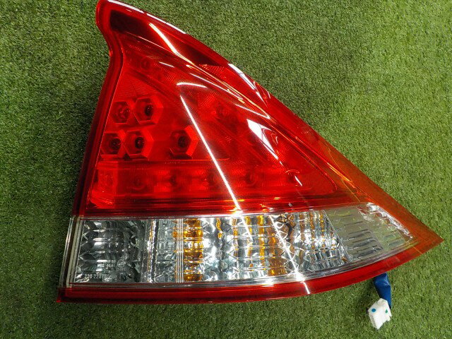 【中古】中古部品 インサイト ZE2 右テールランプ 【3260200000-260603000215500】