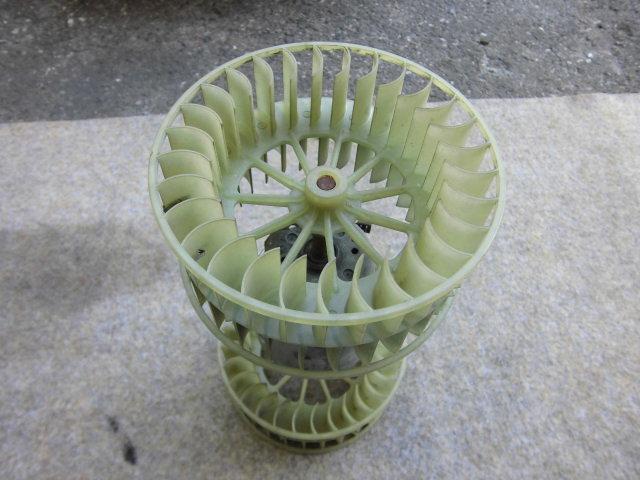 【中古】中古部品 ベンツ 190 201029 ヒーターブロアモーター 【3310070100-001025...