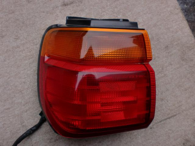 【中古】中古部品 ステージア WGNC34 左テールランプ 【3310070100-000905881015600】