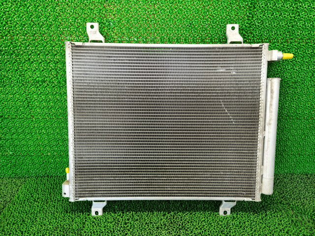 【中古】中古部品 エブリィ DA17V コンデンサー 【3330660100-000026312660600】