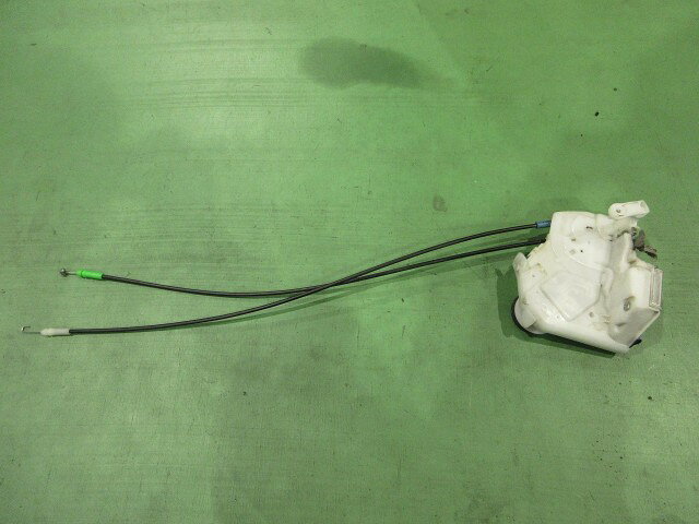 【中古】中古部品 デリカD2 MB15S 右フロントドアロックソレノイド 【3310590000-202606039064550】
