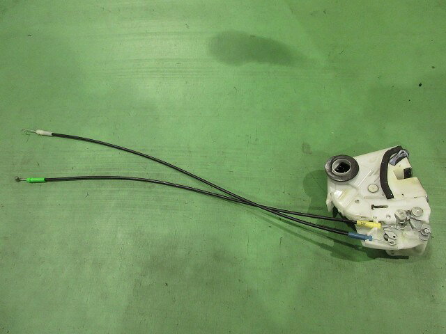 e-cleマートの【中古】中古部品 デリカD2 MB15S 右フロントドアロックソレノイド 【3310590000-202606039064550】｜アングル2