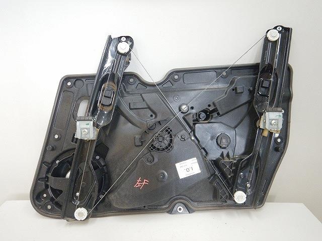 【中古】中古部品 VW ゴルフ 1KCBZ 左フロントドアレギュレータ・モーター 【3310070100-001709411613220】