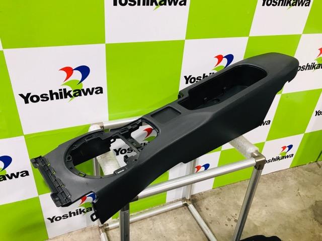 【中古】中古部品 86 ZN6 コンソールボックス 【3330530100-000004754977100】