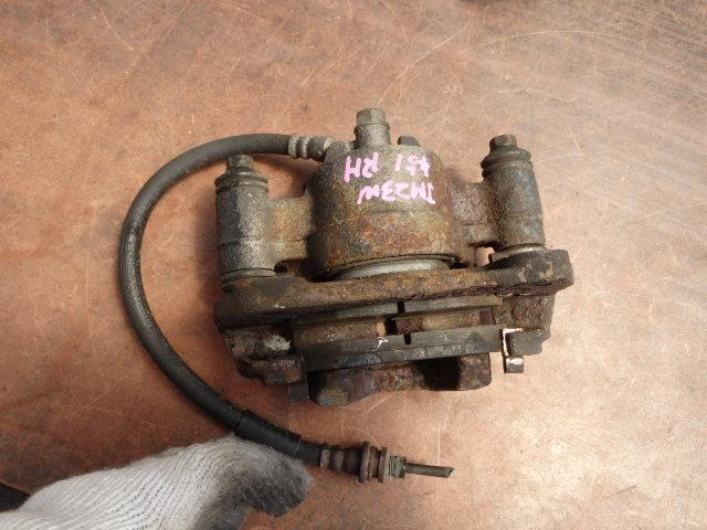 【中古】中古部品 AZ－オフロード JM23W 右フロントキャリパー 【3331010800-001523430944330】