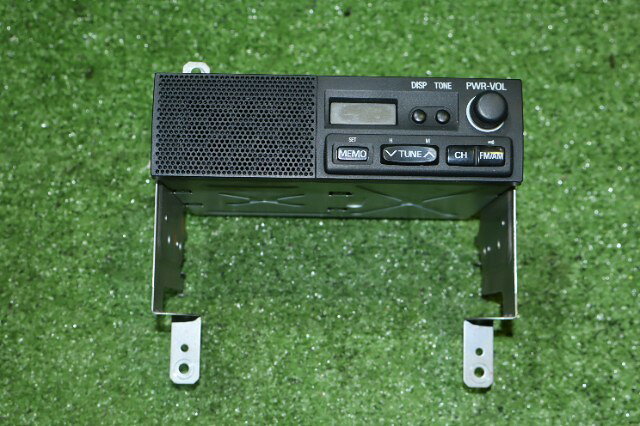 メーカー 日産 車名 クリッパー 型式類別 12705-0041 グレード SDハイルーフ 4WD 認定型式 GBD-U72V 車両タイプ ケイバン 年式 シフト 5F 駆動 通称型式 PQBNRCFMA0EDA エンジン型式 3G83 ミッション型式 アクスル型式 車体色 クールシルバー(M) 車体色No A31 トリム色No 走行距離(Km) 136,385 メーカー純正品番 28027-6A00B 部品メーカー品番 保証 1ヶ月/1000km 付加情報 取付部OK/カット配線付/シール品番8701A229,目立つ傷無し/テスト済み、問題無しです★画像もご覧ください。 商品情報 ※純正番号およびモデル番号は参考としてください。※リビルト部品を購入される際のお願い【再生部品】と表示されているものをリビルト部品と呼んでいます。リビルト部品の場合には、交換時に取り外した部品をご返却していただく場合があります。詳しくはこちら※大物商品(ドア・ボンネット・バンパー等)は個人宅への配送ができない場合がございます。その場合、最寄りの配送業者支店止め等の対応となりますので、あらかじめご了承ください。 ページ上部へ【中古】中古部品 クリッパー U72V ラジオ 【3330950100-000066180761100】
