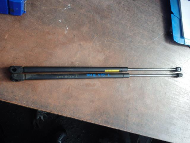 【中古】中古部品 シボレー カマロ CF43AK フードダンパー 【3331010800-001551827110510】