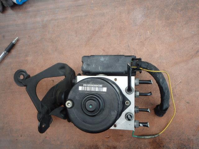 【中古】中古部品 アウディ A3 8PBSE ABSアクチュエーター 【3331010800-001589298842500】