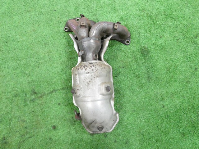 メーカー 日産 車名 エルグランド 型式類別 16576-0042 グレード 250ハイウェイスターアーバンクロム 認定型式 DBA-TE52 車両タイプ 5DBOXワゴン 年式 H24/7 シフト CVT 駆動 通称型式 TDBARTWE52ED7 エンジン型式 QR25DE ミッション型式 RE0F10B GN61 アクスル型式 車体色 ファントムブラック(P) 車体色No GAE トリム色No G 走行距離(Km) 172,096 メーカー純正品番 14002-1JF0E 部品メーカー品番 G 保証 1ヶ月/1000km 付加情報 純正,G,センサー欠品,タナオチ無し,サビ有り 商品情報 ※純正番号およびモデル番号は参考としてください。※リビルト部品を購入される際のお願い【再生部品】と表示されているものをリビルト部品と呼んでいます。リビルト部品の場合には、交換時に取り外した部品をご返却していただく場合があります。詳しくはこちら※大物商品(ドア・ボンネット・バンパー等)は個人宅への配送ができない場合がございます。その場合、最寄りの配送業者支店止め等の対応となりますので、あらかじめご了承ください。 ページ上部へ【中古】中古部品 エルグランド TE52 エキゾーストマニホールド 【3260250000-000026115220160】