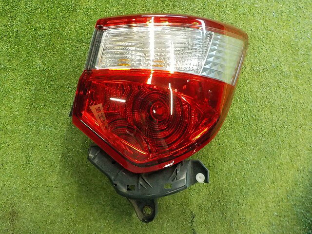 #TOYOTA ヴィッツ用 テールランプ 左側本体(KSP130)訳あり 楽天市場】テールランプ 130 ヴィッツの通販