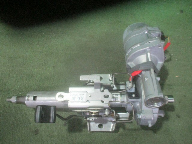 メーカー トヨタ 車名 プリウス 型式類別 18207-0005 グレード S 認定型式 DAA-ZVW50 車両タイプ 5ドアハッチバック 年式 H28/6 シフト CVT 駆動 4×2 通称型式 ZVW50AHXEB エンジン型式 2ZR-FXE ミッション型式 アクスル型式 01A 車体色 ホワイトパールクリスタルシャイン 車体色No 070 トリム色No FB20 走行距離(Km) 203,410 メーカー純正品番 4520A-47050 部品メーカー品番 89650-47440 保証 0ヶ月/0km 付加情報 チルト有/AB有/モーター付/スマートキー/プッシュスタート/シャフトにガタ無し/サビ多少有,デンソー/JTEKT/品番89650-47440/デンソーNo.210600-0023/JTEKTNo.JJ501-001623 商品情報 ※純正番号およびモデル番号は参考としてください。※リビルト部品を購入される際のお願い【再生部品】と表示されているものをリビルト部品と呼んでいます。リビルト部品の場合には、交換時に取り外した部品をご返却していただく場合があります。詳しくはこちら※大物商品(ドア・ボンネット・バンパー等)は個人宅への配送ができない場合がございます。その場合、最寄りの配送業者支店止め等の対応となりますので、あらかじめご了承ください。 ページ上部へ【中古】中古部品 プリウス ZVW50 ステアリングコラム 【3500080000-250623000847140】