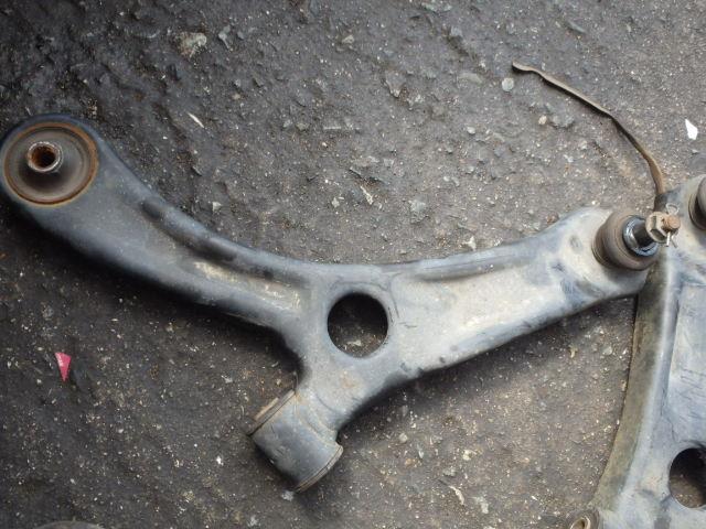 【中古】中古部品 ワゴンR MH23S 左フロントロアアーム 【3331010800-001534252551740】