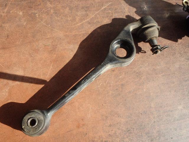 【中古】中古部品 ムーヴ L910S 左フロントロアアーム 【3331010800-001645411251740】