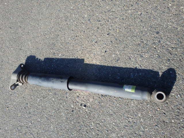 【中古】中古部品 CX−5 KE2FW 右リアショックアブソーバー 【3331010800-001644648350700】
