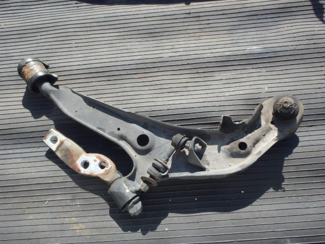 【中古】中古部品 セフィーロ A32 左フロントロアアーム 【3331010800-001712038751740】