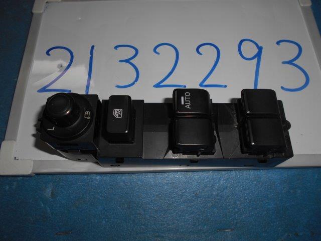 【中古】中古部品 デミオ DJ5FS パワーウインドウスイッチ 【3310390100-001705496361900】