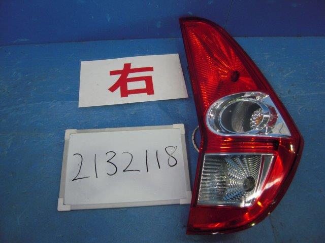 【中古】中古部品 スプラッシュ XB32S 右テールランプ 【3310390100-001700882415500】