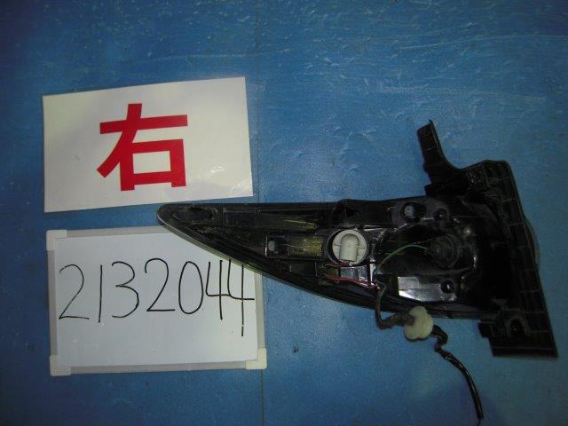 【中古】中古部品 ビアンテ CCEFW 右テールランプ 【3310390100-001699919515500】