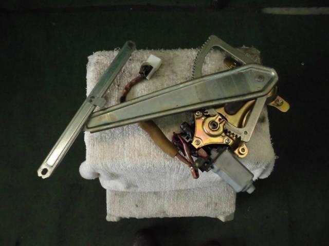 【中古】中古部品 セルシオ UCF31 右リアドアレギュレータ・モーター 【3310420000-001303102313320】