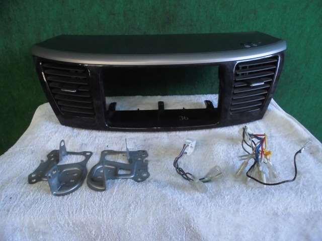 【中古】中古部品 ヴォクシー AZR60G クラスターパネル 【3310420000-001654511070220】