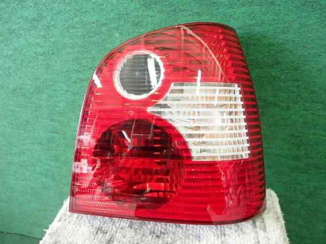 【中古】中古部品 VW ポロ 9NBBY 右テールランプ 【3310420000-001153988515500】