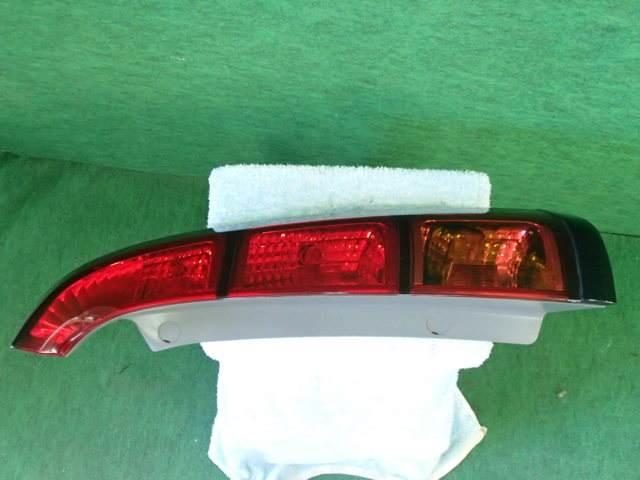 【中古】中古部品 ストリーム RN1 右テールランプ 【3310420000-001121185015500】