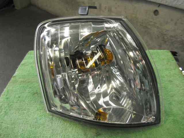 【中古】中古部品 デミオ DW5W 右クリアランスランプ 【3310420000-000840041011000】
