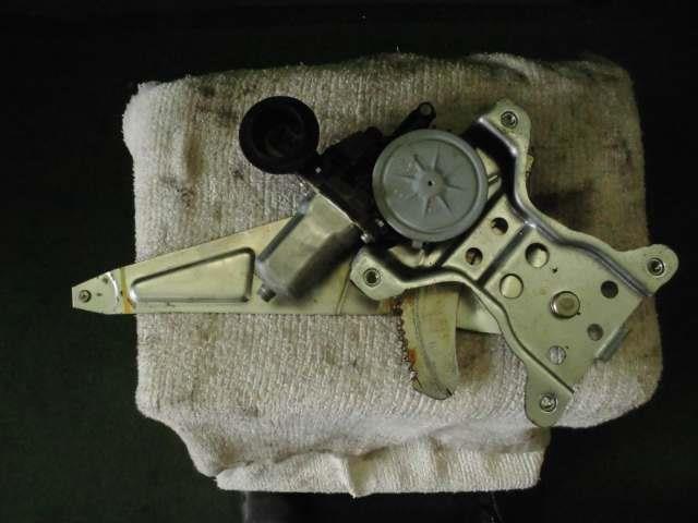 【中古】中古部品 bB QNC21 右リアドアレギュレータ・モーター 【3310420000-001312686013320】