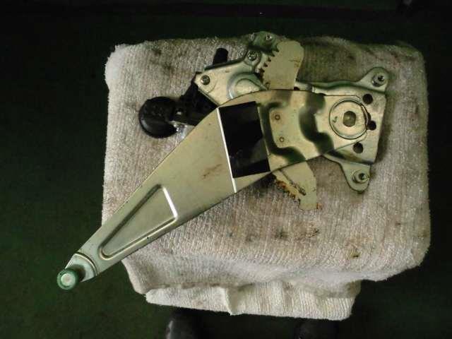 【中古】中古部品 bB QNC21 左リアドアレギュレータ・モーター 【3310420000-001312686413420】