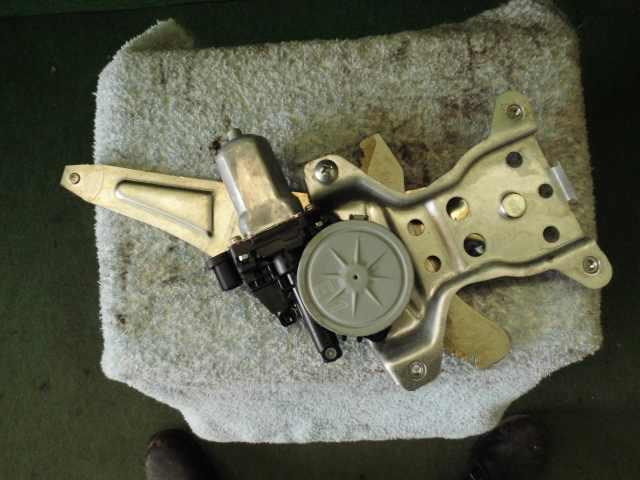 【中古】中古部品 キャロル HB24S 左リアドアレギュレータ・モーター 【3310420000-001266671113420】