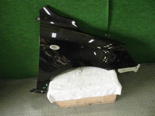 【中古】中古部品 デミオ DY5W 右フロントフェンダー 【3310420000-001453473810600】