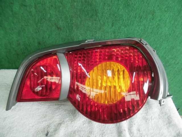 【中古】中古部品 BMW Z4 BT30 右テールランプ 【3310420000-001669942515500】