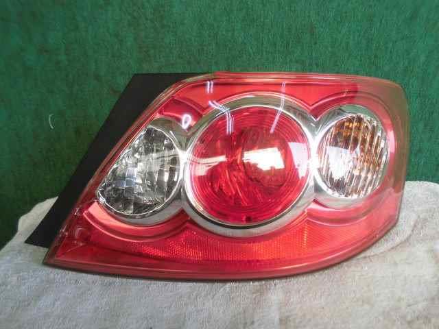 【中古】中古部品 マークX GRX120 右テールランプ 【3310420000-000002071315500】