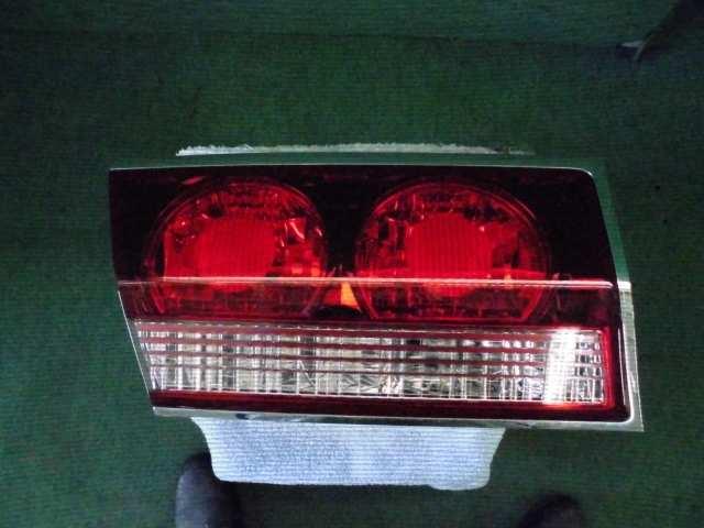 【中古】中古部品 クラウン JZS171 リアフィニッシャーパネル 【3310420000-001256323615200】