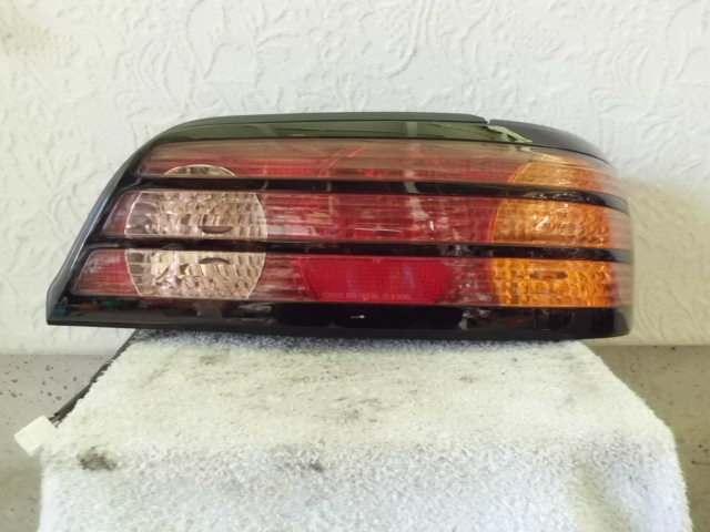【中古】中古部品 カローラレビン AE111 右テールランプ 【3310420000-000994531115500】