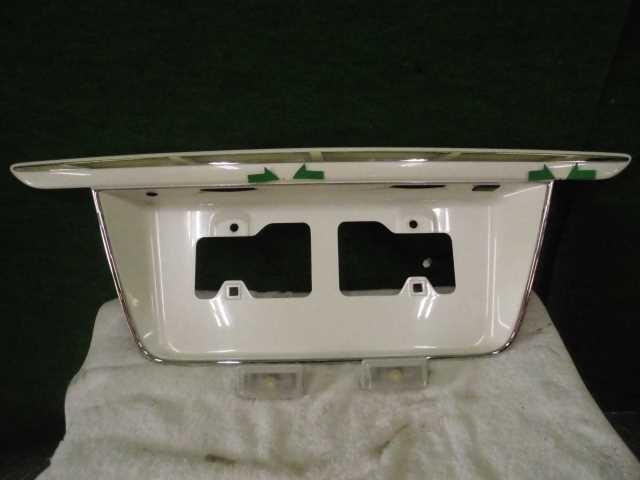 【中古】中古部品 クラウン GRS182 リアフィニッシャーパネル 【3310420000-001438977815200】