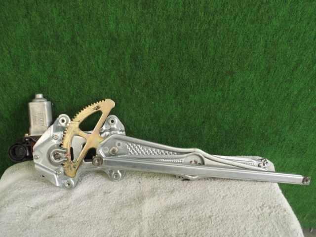 【中古】中古部品 ヴィッツ SCP10 左フロントドアレギュレータ・モーター 【3310420000-001498419213220】