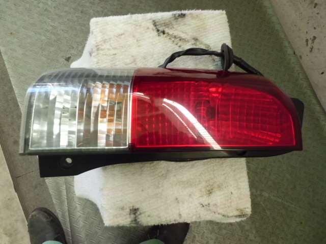【中古】中古部品 eKワゴン H81W 左テールランプ 【3310420000-000957024915600】