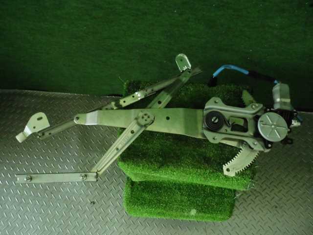 【中古】中古部品 インプレッサ GD2 左フロントドアレギュレータ・モーター 【3310420000-001391082413220】