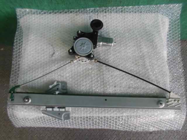 【中古】中古部品 モコ MG22S 右フロントドアレギュレータ・モーター 【3310420000-000002074713120】