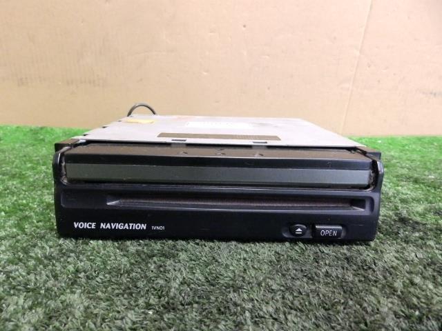 【中古】中古部品 ヴィッツ SCP13 カーナビゲーション 【3260250000-001530551061310】