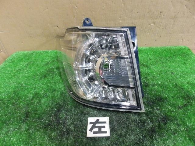 【中古】中古部品 MPV LY3P 左テールランプ 【3260250000-001620232915600】