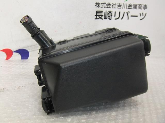 【中古】中古部品 ピクシス S321M ヒューズボックス 【3330530100-000011116067800】