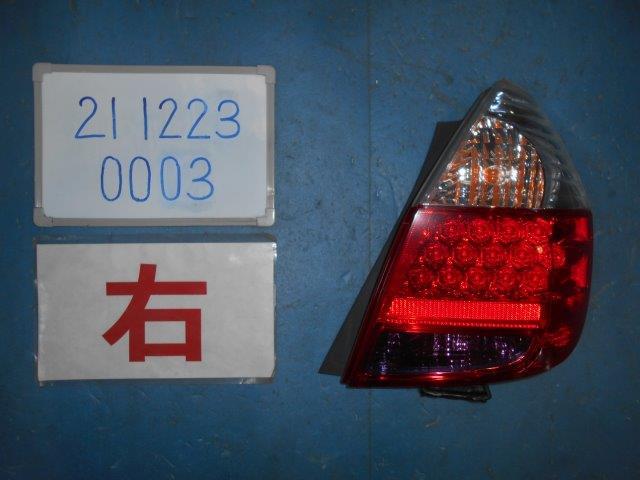 【中古】中古部品 フィット GD1 右テールランプ 【3310390100-211223000315500】