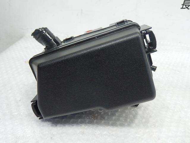 【中古】中古部品 キャスト LA250S ヒューズボックス 【3330530100-000010825467800】