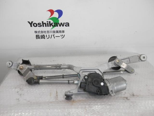 メーカー トヨタ 車名 プリウス 型式類別 18207-0001 グレード S 認定型式 DAA-ZVW50 車両タイプ 5ドアハッチバック 年式 H27/12 シフト CVT 駆動 通称型式 ZVW50AHXEB エンジン型式 2ZR-FXE ミッション型式 アクスル型式 車体色 アティチュードブラックマイカ 車体色No 218 トリム色No FB20 走行距離(Km) 22&#44;633 メーカー純正品番 85150-47190 部品メーカー品番 保証 1ヶ月/1000km 付加情報 リンクツキ 商品情報 ※純正番号およびモデル番号は参考としてください。※リビルト部品を購入される際のお願い【再生部品】と表示されているものをリビルト部品と呼んでいます。リビルト部品の場合には、交換時に取り外した部品をご返却していただく場合があります。詳しくはこちら※大物商品(ドア・ボンネット・バンパー等)は個人宅への配送ができない場合がございます。その場合、最寄りの配送業者支店止め等の対応となりますので、あらかじめご了承ください。 ページ上部へ【中古】中古部品 プリウス ZVW50 フロントワイパーモーター 【3330530100-000010646961600】