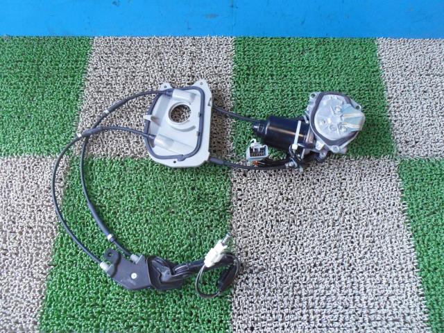 【中古】中古部品 アルファード MNH10W クローザードアモーター 【3330440100-001628062566100】