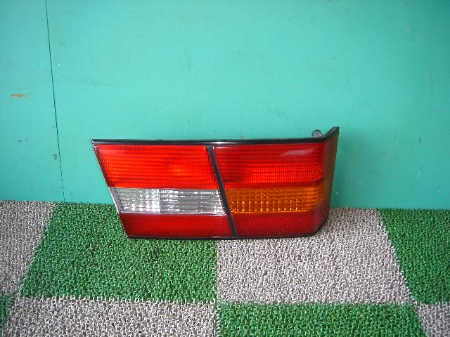 【中古】中古部品 ウィンダム MCV21 リアフィニッシャーパネル 【3330440100-001051716215200】