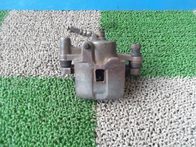 【中古】中古部品 プレオ RA2 右フロントキャリパー 【3330440100-001470255744330】