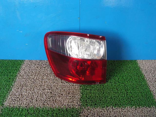 【中古】中古部品 イプサム ACM26W 左テールランプ 【3330440100-001334879615600】
